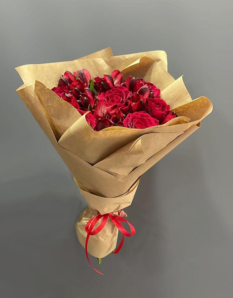 Букет цветов из: Альстромерии и Розы в Тарбушево