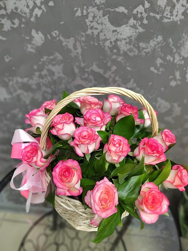 Цветочная композиция из Розы в корзине в Тарбушево