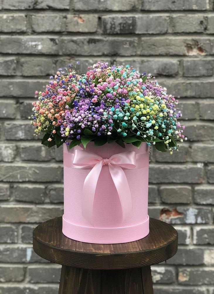 Цветочная композиция из Гипсофила и Розы в шляпной коробке в Тарбушево