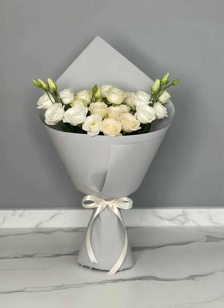 Букет цветов из: Розы и Лизиантусы в Тарбушево