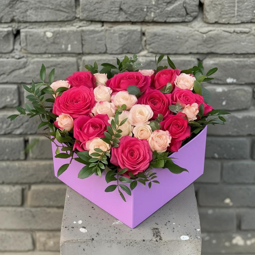 Цветочная композиция из Розы в коробке в Тарбушево