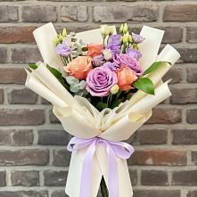 Букет цветов из:  Лизиантусы и Розы в Тарбушево