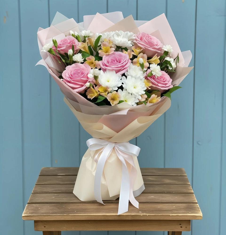 Букет цветов из: Гвоздики, Орхидеи и Розы в Тарбушево