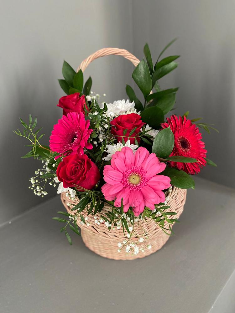Цветочная композиция из Розы, Хризантемы и Герберы в корзине в Тарбушево