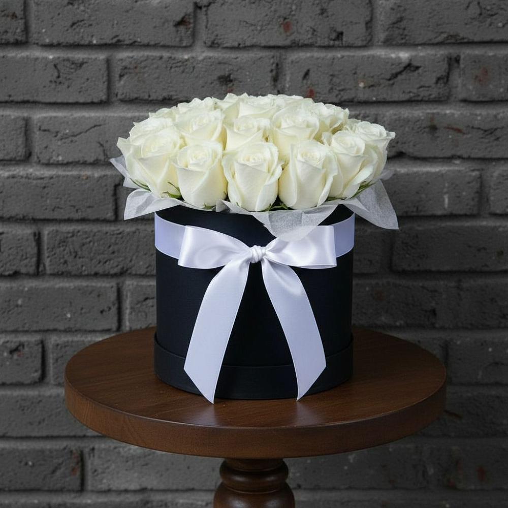 Цветочная композиция из Розы в шляпной коробке в Тарбушево