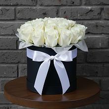 Цветочная композиция из Розы в шляпной коробке в Тарбушево